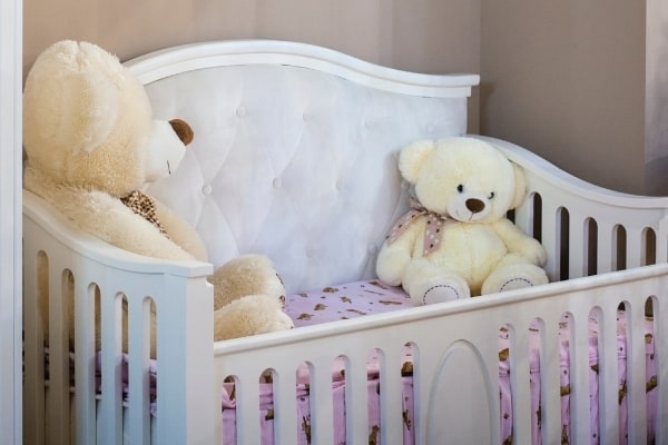 10 Best Mini Cribs for Small Spaces in 2022