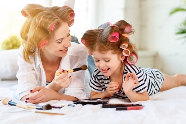 Top 10 Absolutely Safe Makeup Kits and Sets for Kids in 2022